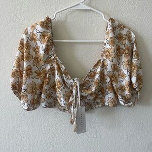 Baevely white and cream cropped top with puff sleeves and elastic band